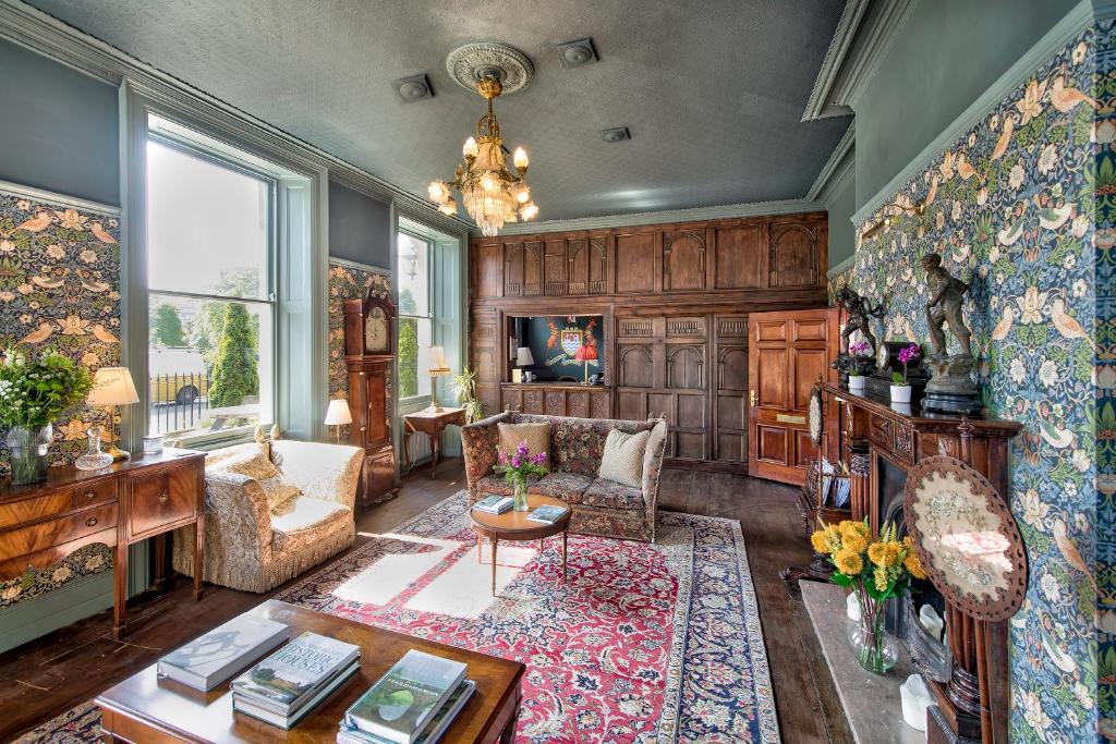 The Central Hotel - Resim 12