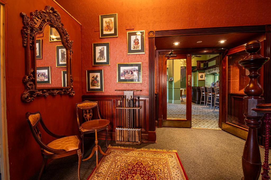 The Central Hotel - Resim 17