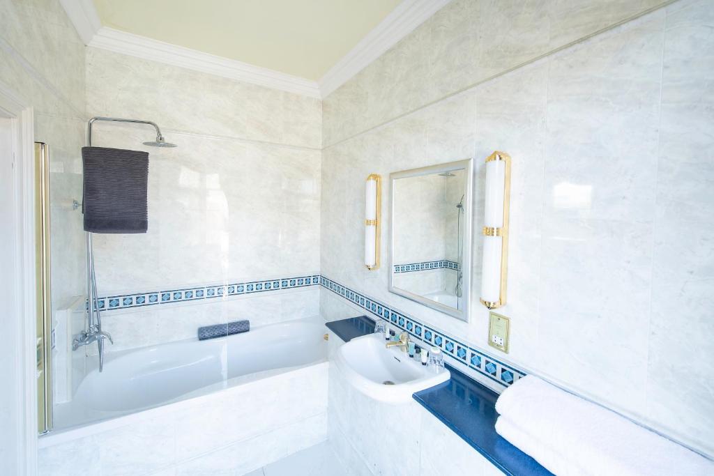 The Central Hotel - Resim 8