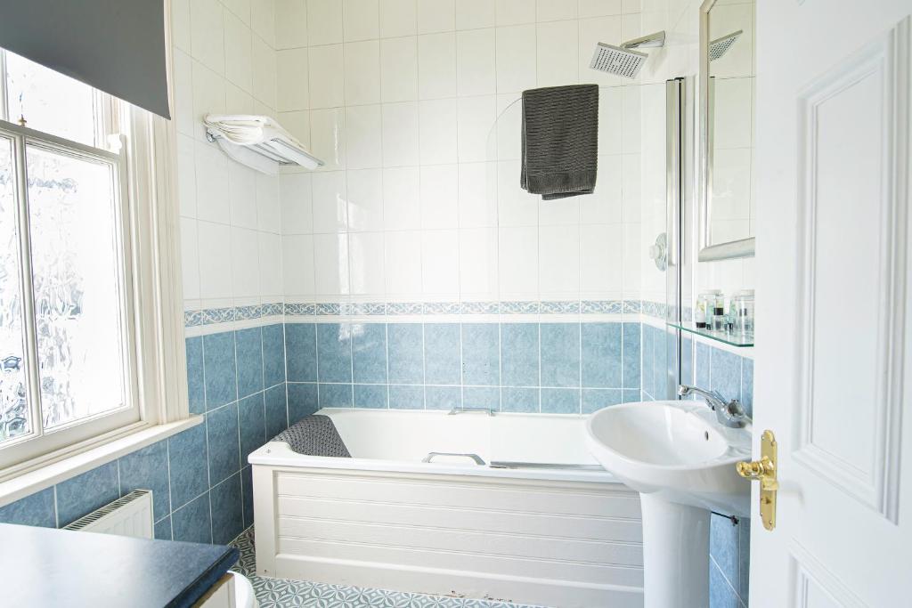 The Central Hotel - Resim 31