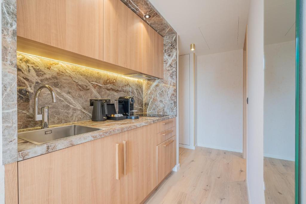 Yuna Porte-Maillot - ApartHotel photo
