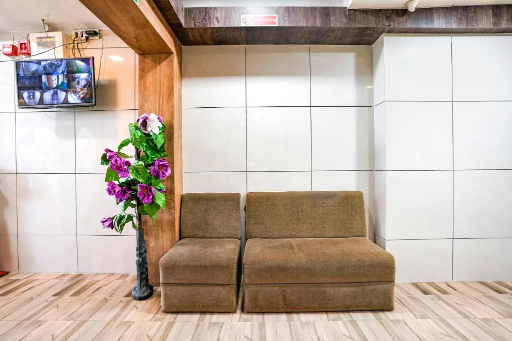 Posezení v ubytování FabHotel Galaxy I