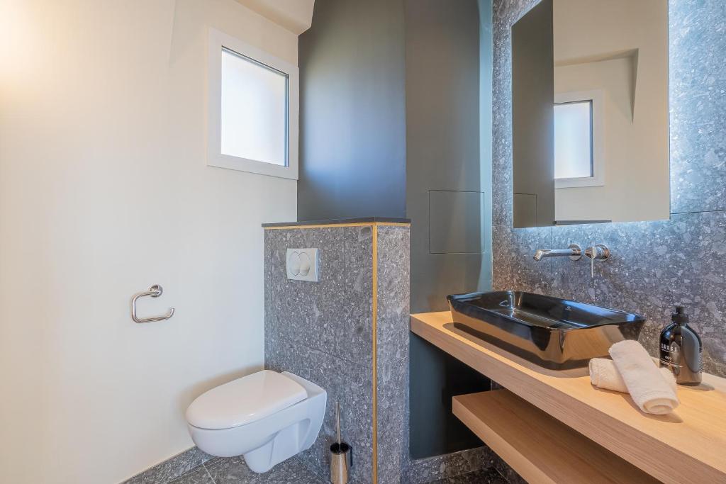 Yuna Porte-Maillot - ApartHotel photo