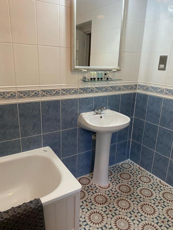 The Central Hotel - Resim 39