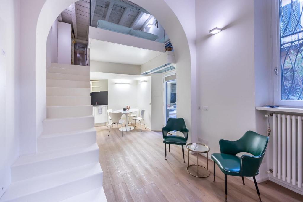 Luxury duplex flat with sauna few steps from Duomo, Milan (updated