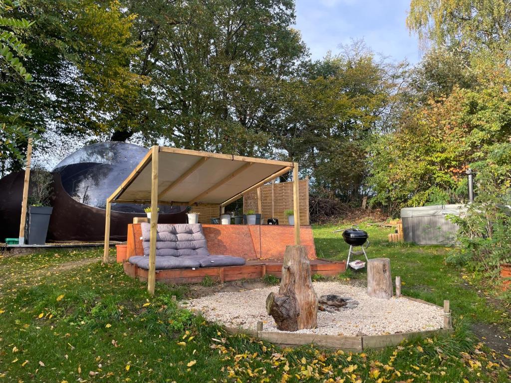 Zahrada ubytování La bulle bien belge avec jacuzzi