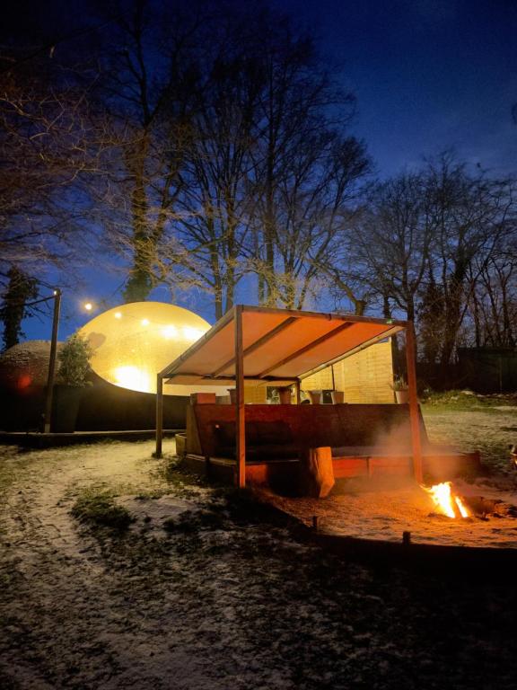 Fotografie z fotogalerie ubytování La bulle bien belge avec jacuzzi v destinaci Lasne