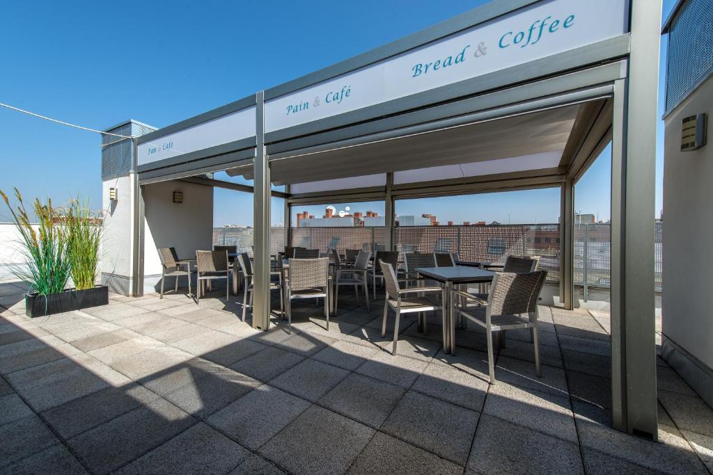 NeoMagna Madrid - Resim 17