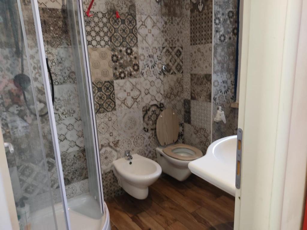 Comics Guesthouse Hostel - Double Room