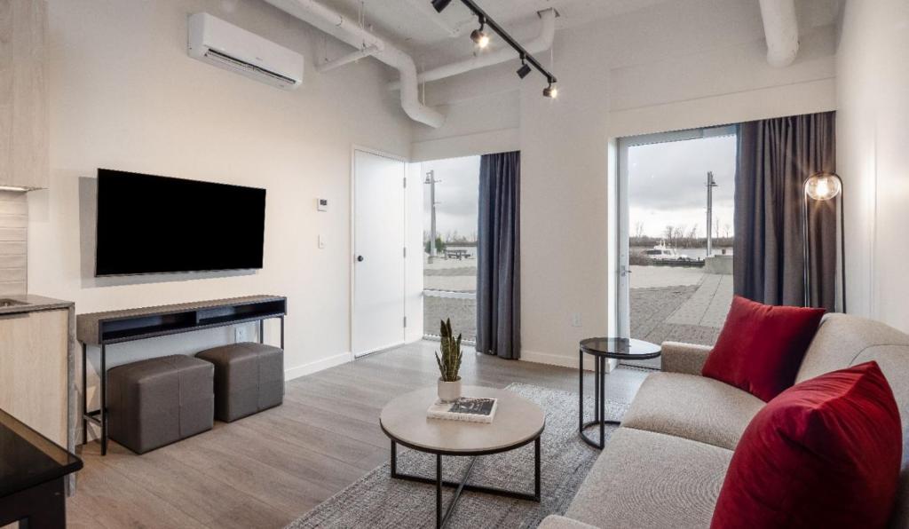 Steveston Waterfront Hotel photo