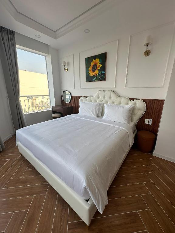 Paris Hotel Châu Đốc - Deluxe Room
