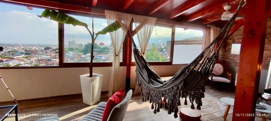 Zona de estar de My Suite with views of Cali