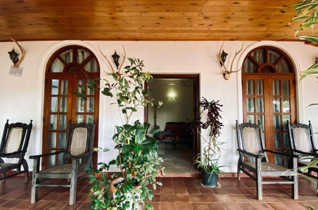 Posezení v ubytování Punchi Walawwa - Guest House - Holiday Bungalow