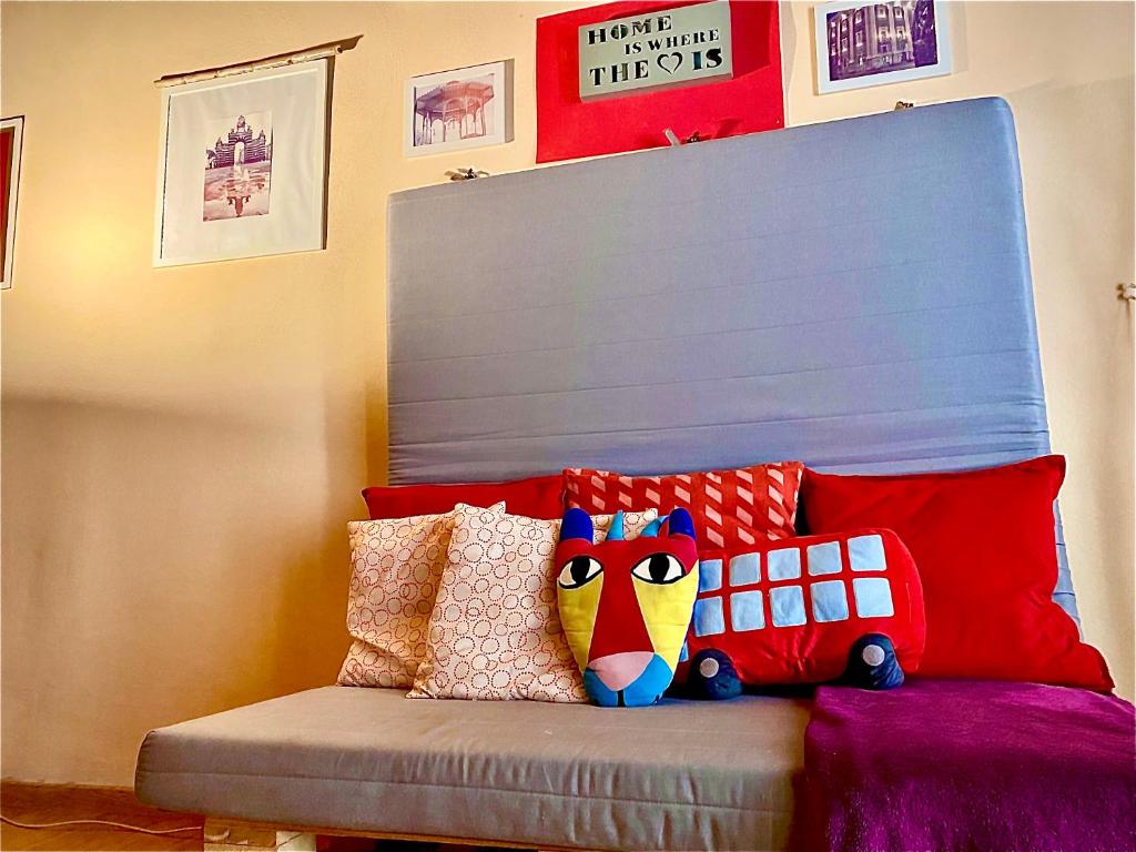 A television and/or entertainment centre at Sakè Loft