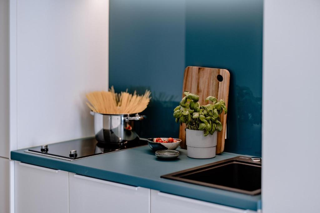 THE FLAG München M. - Resim 19