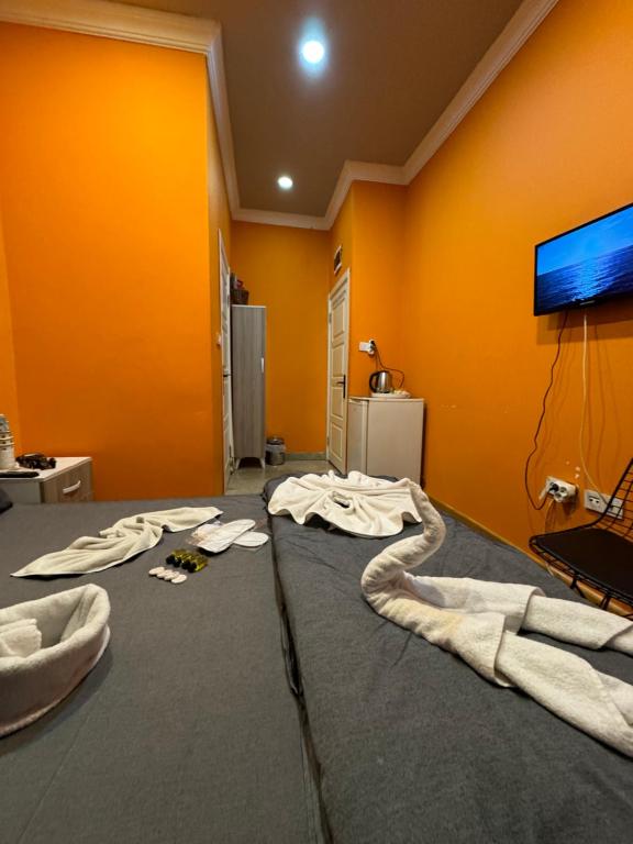 TV a/nebo společenská místnost v ubytování Taksim Pandora hotel