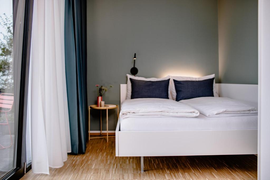 THE FLAG München M. - Resim 42