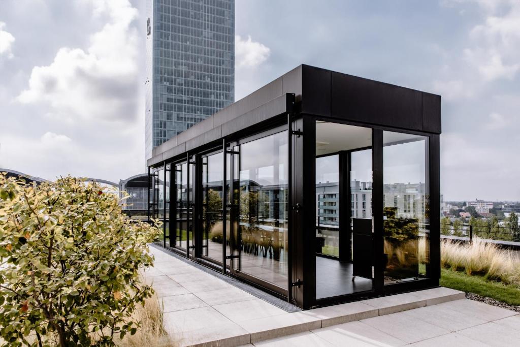 THE FLAG München M. - Resim 9