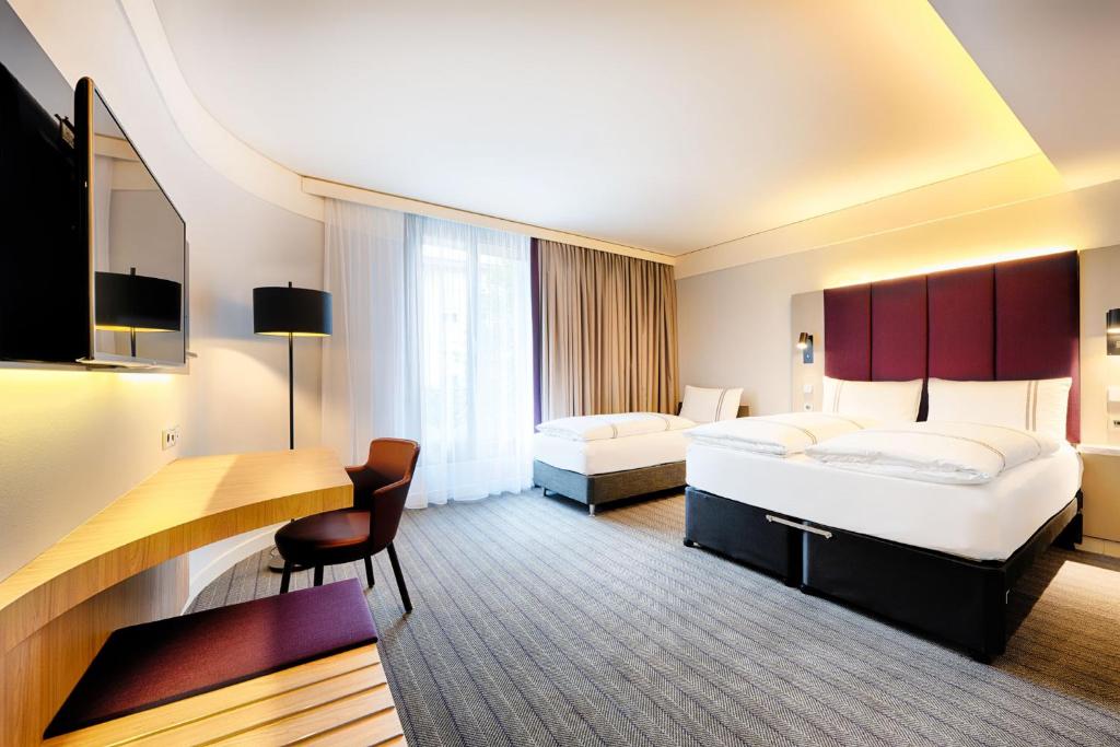 Premier Inn Heilbronn City Centreにあるベッド