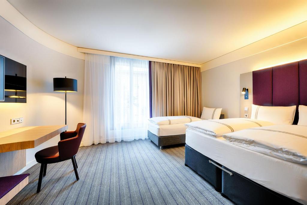 Premier Inn Heilbronn City Centreにあるベッド