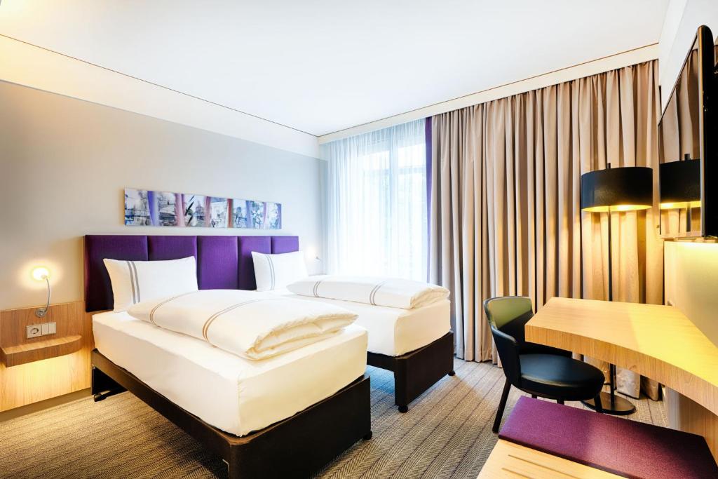 Premier Inn Heilbronn City Centreにあるベッド