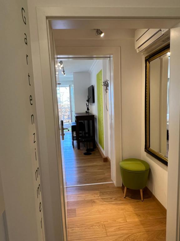 TV a/nebo společenská místnost v ubytování Aparthotel Parsberg GreenDesign