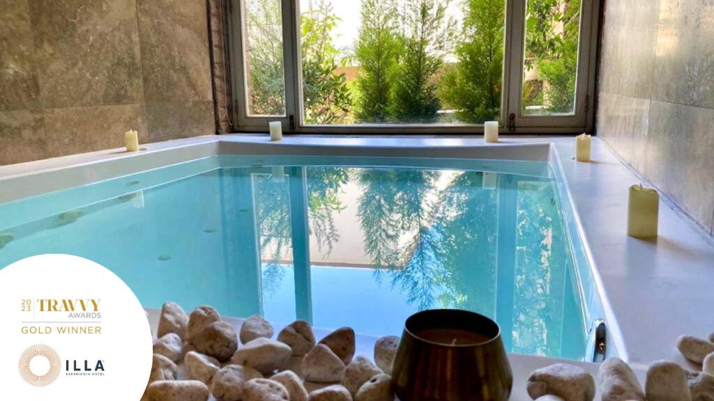 Bazén v ubytování Illa Experience Hotel nebo v jeho okolí