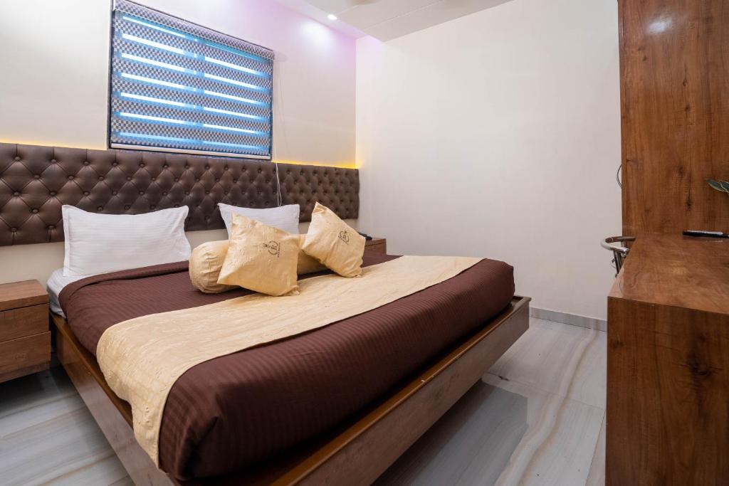 Hotel Royce Executive, Near US Consulate, Bandra Kurla Complex - отзывы и видео