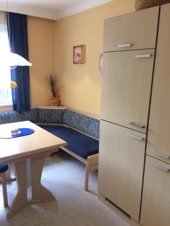 A kitchen or kitchenette at Appartements-Ella