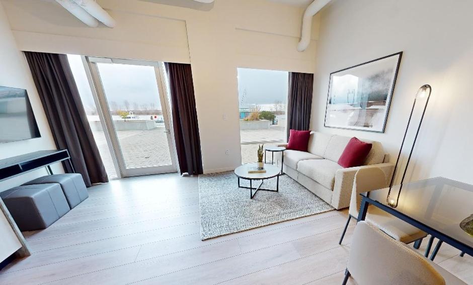 Steveston Waterfront Hotel photo