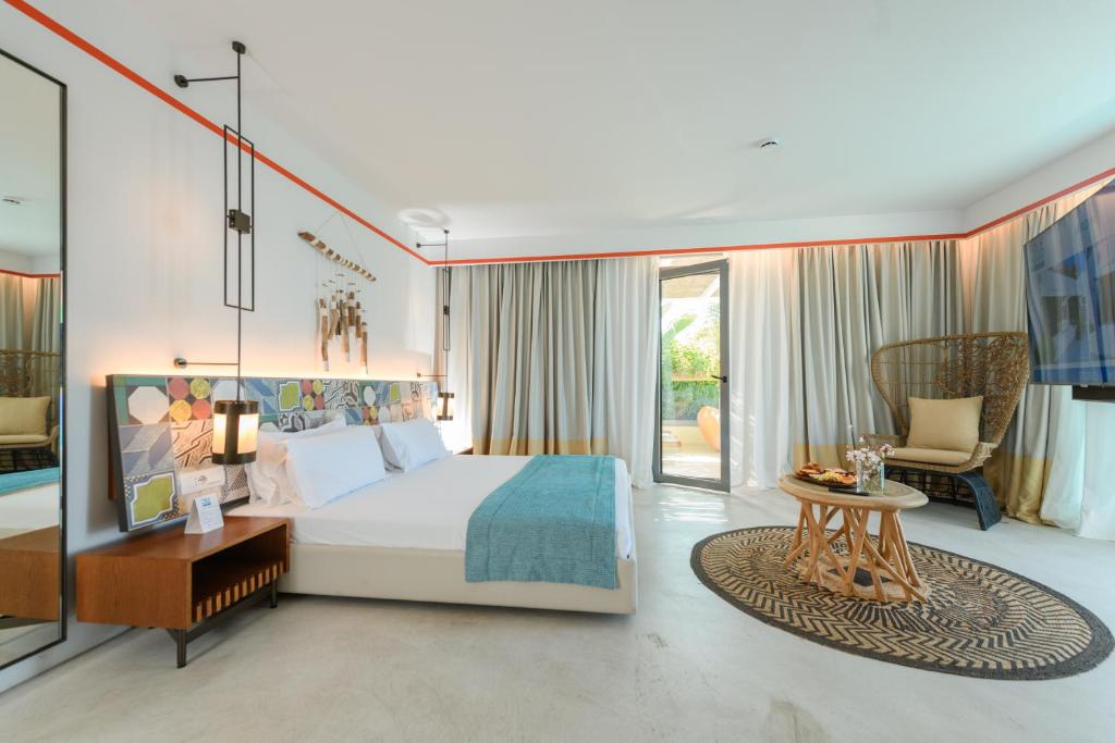 Folie Marine Beach Hotel Club - Image 7