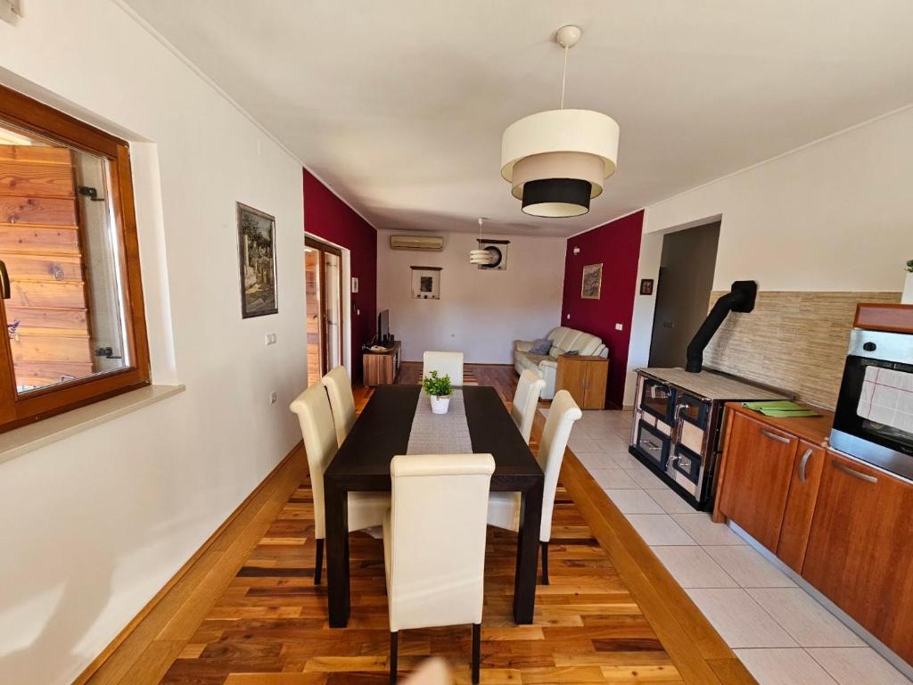 Kuchyň nebo kuchyňský kout v ubytování Apartman More