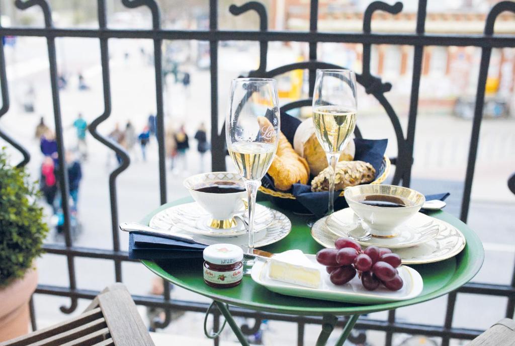 Fritz im Pyjama - Resim 4