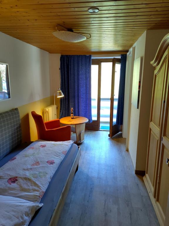 Gästehaus Gruben - Chambre Simple Avec Balcon