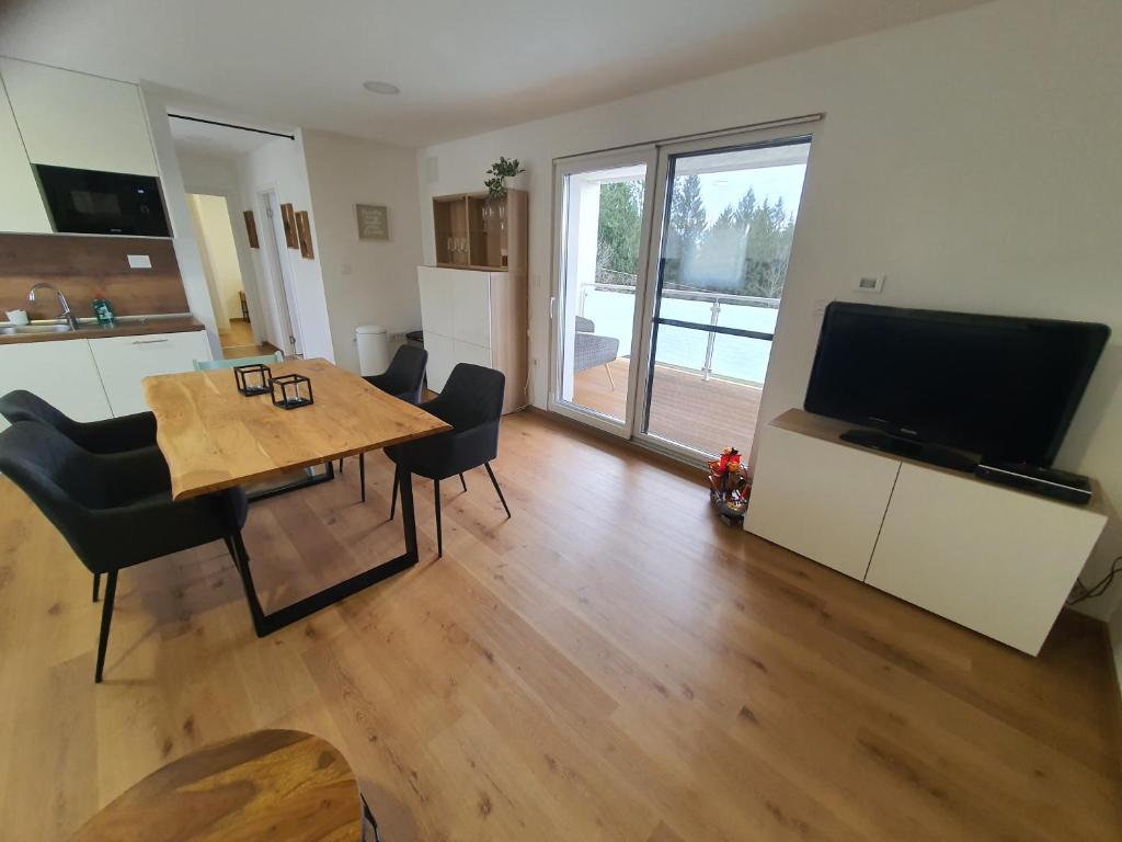 Μια τηλεόραση ή/και κέντρο ψυχαγωγίας στο Apartment Weizblick