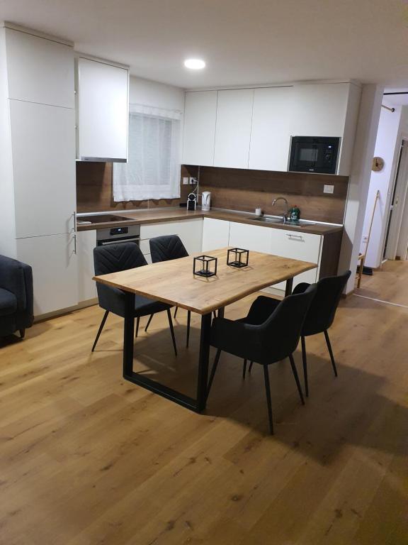 Η κουζίνα ή μικρή κουζίνα στο Apartment Weizblick