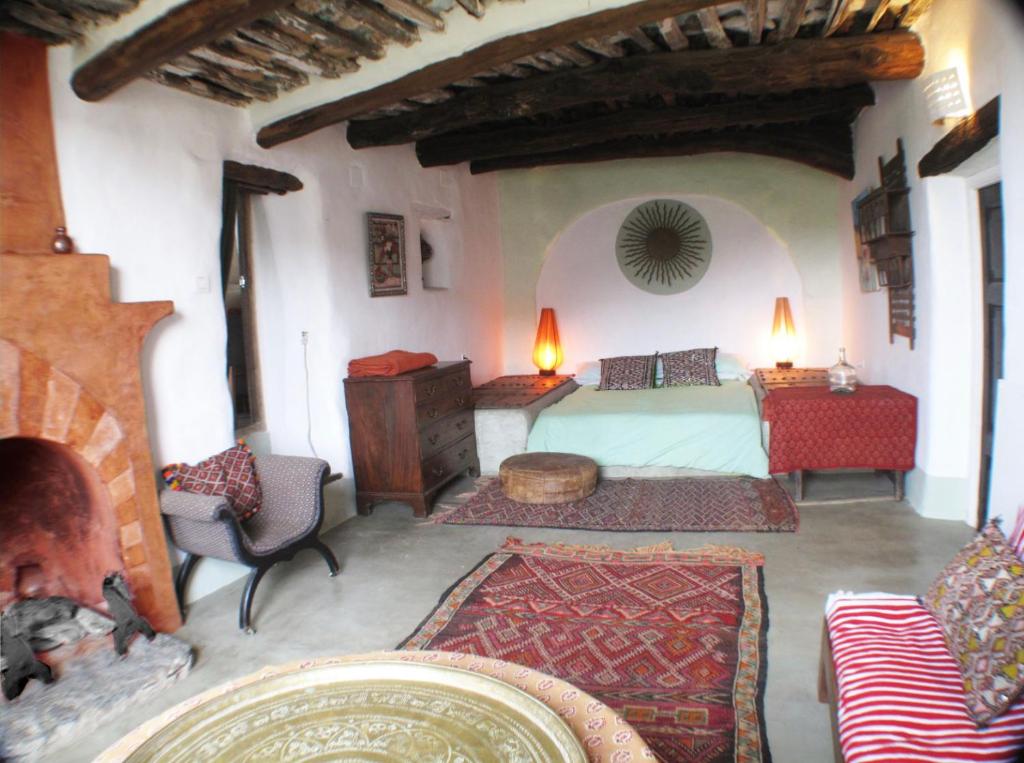 Posteľ alebo postele v izbe v ubytovaní Rural House, heated pool & steam room, Casa Aloe.