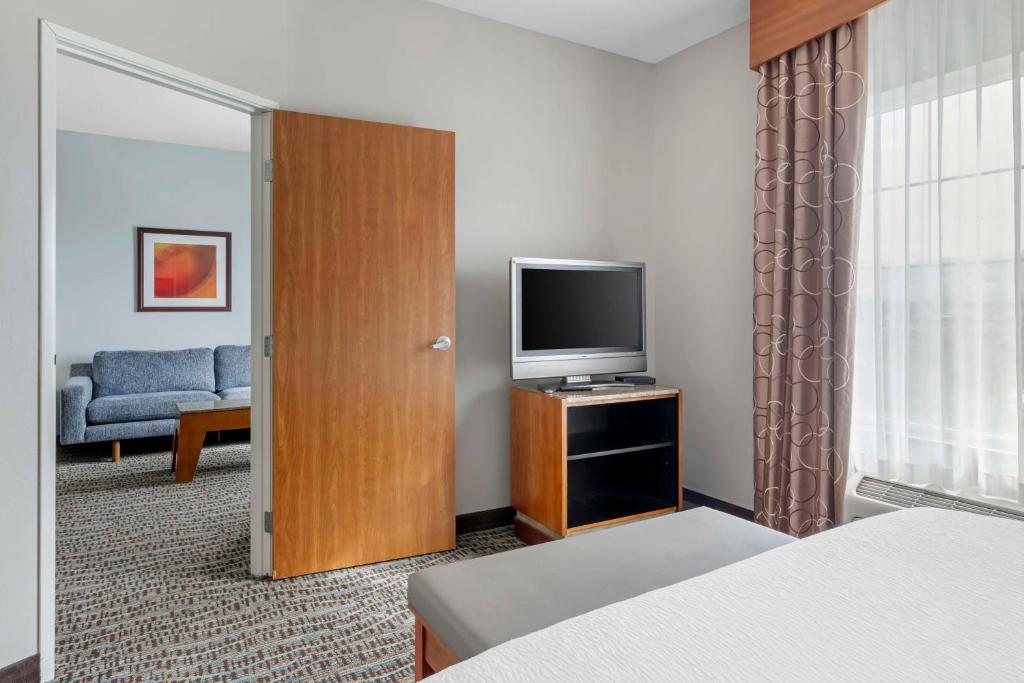 TV a/nebo společenská místnost v ubytování Best Western PLUS Peppertree Inn at Omak