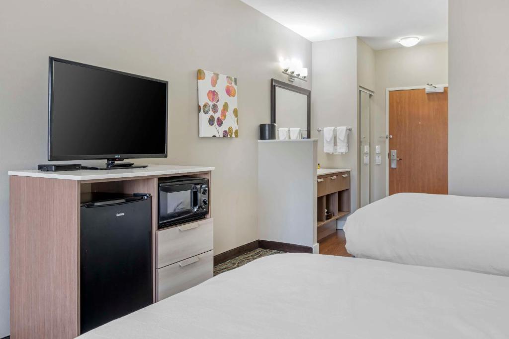 TV a/nebo společenská místnost v ubytování Best Western PLUS Peppertree Inn at Omak