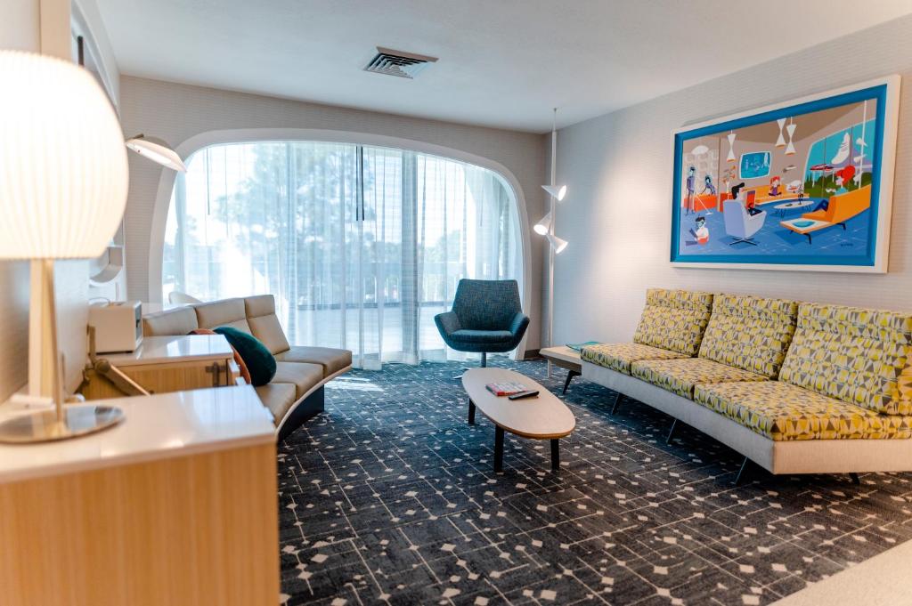 Howard Johnson by Wyndham Anaheim Hotel & Water Playground - Suite De Una Habitación Con 2 Camas Queen, Vista De Piscina, Edificio 2, No Fumar
