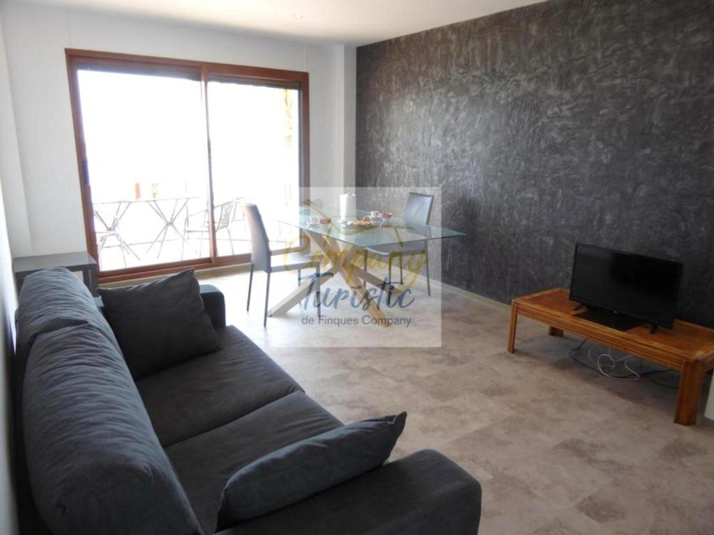 Fotografia z galérie ubytovania PALANDRIU - Apartamento en primera linea de mar, recién renovado. - ES-228-51 v destinácii Llança