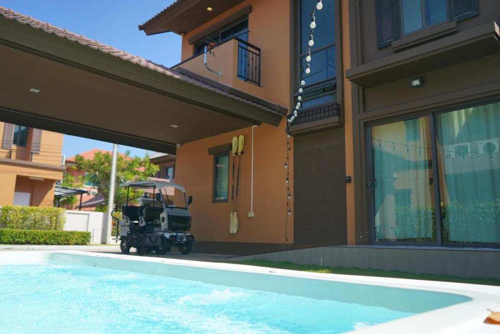 Bazén v ubytování Castello Di Mare nebo v jeho okolí