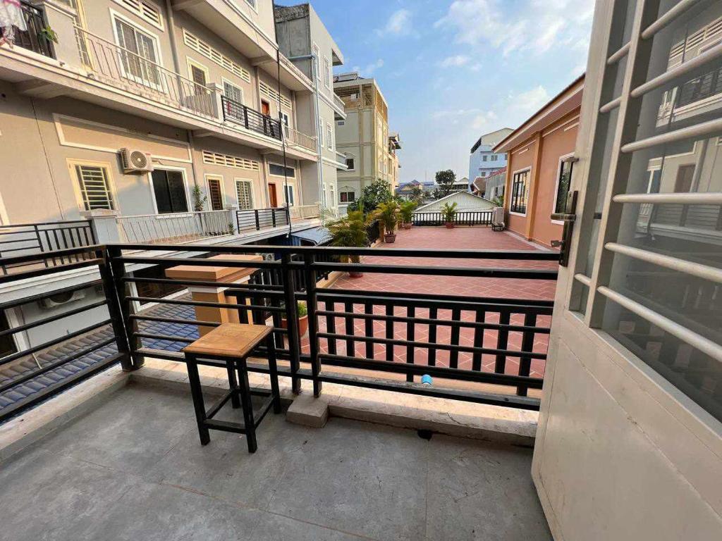 Balkón nebo terasa v ubytování The Hub Kampot