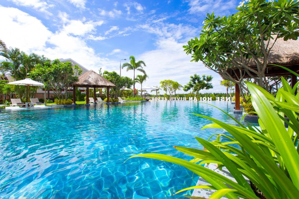 Bazén v ubytování Silk Sense Hoi An River Resort - A Sustainable Destination nebo v jeho okolí
