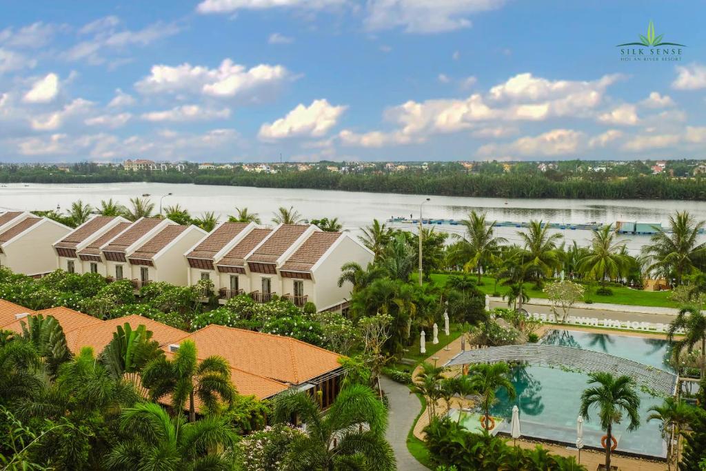 Bazén v ubytování Silk Sense Hoi An River Resort - A Sustainable Destination nebo v jeho okolí