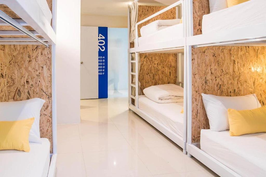 
6-Bed Mixed Dormitory Room
