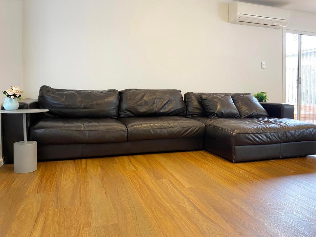 7BR 3BH Beach Escape. 2 min to Browns Bay Beach - Resim 15
