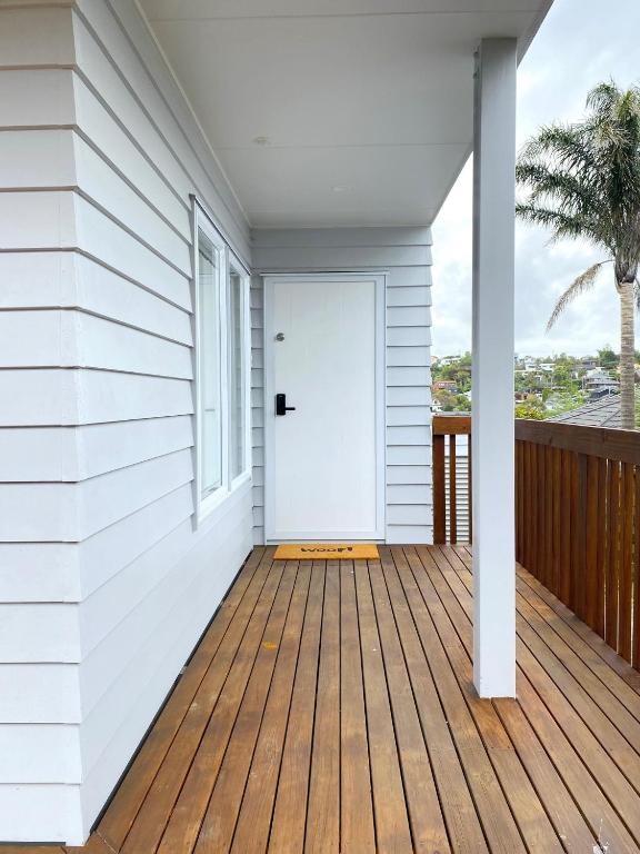 7BR 3BH Beach Escape. 2 min to Browns Bay Beach - Resim 22