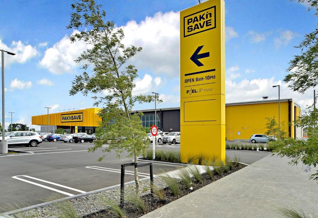 7BR 3BH Beach Escape. 2 min to Browns Bay Beach - Resim 28