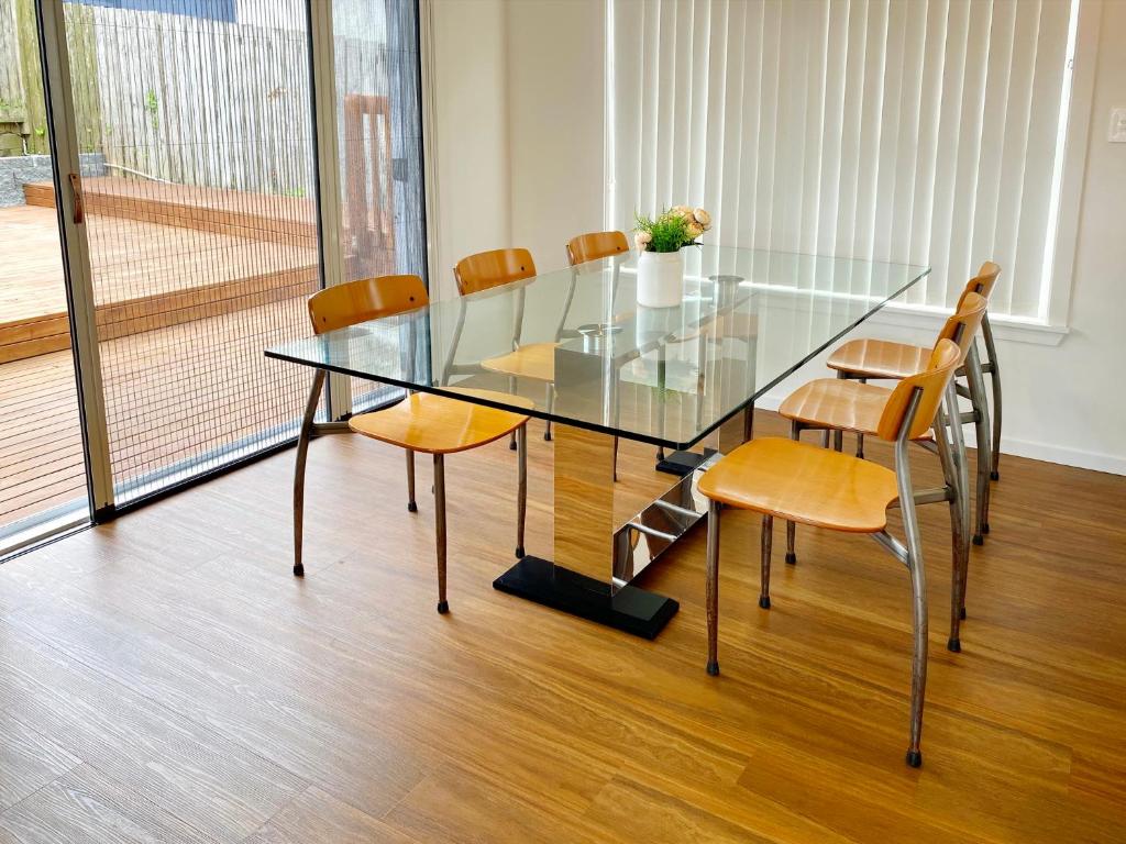 7BR 3BH Beach Escape. 2 min to Browns Bay Beach - Resim 37